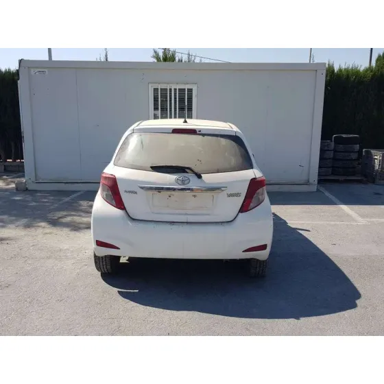 TOYOTA YARIS '2013 ACTIVE BLANCO