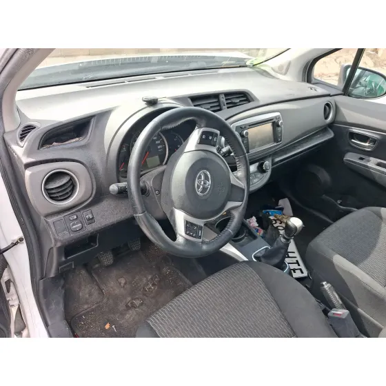 Toyota YARIS (_P13_) 2011