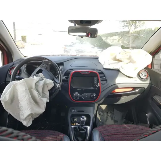 RENAULT CAPTUR '2015 ZEN ROJO