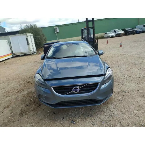 VOLVO V40 '2013 KINETIC GRIS OSCURO