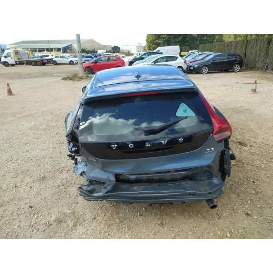 VOLVO V40 '2013 KINETIC GRIS OSCURO