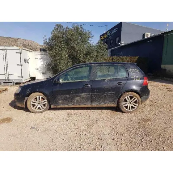 VOLKSWAGEN GOLF V BERLINA (1K1) '2007 TRENDLINE NEGRO