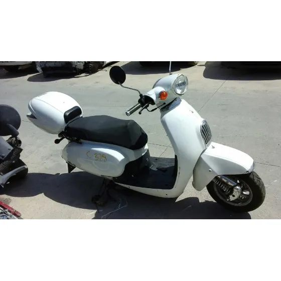 DAELIM BESBI 125 '2015 BESBI 125 BLANCO