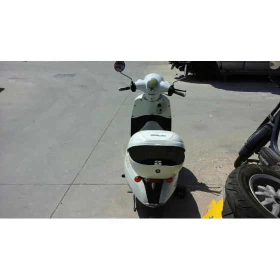 DAELIM BESBI 125 '2015 BESBI 125 BLANCO