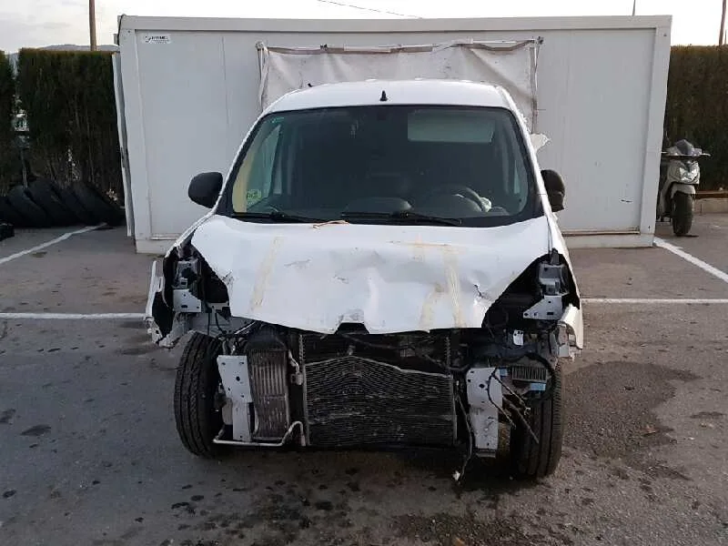 RENAULT KANGOO '2015 FURGON PROFESSIONAL BLANCO