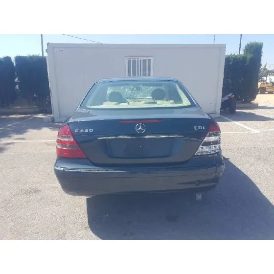 MERCEDES CLASE E (W211) BERLINA '2004 E 220 CDI (211.006) AZUL