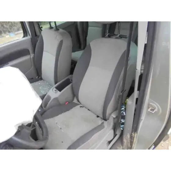 RENAULT KANGOO '2010 ACRISTALADA BEIG