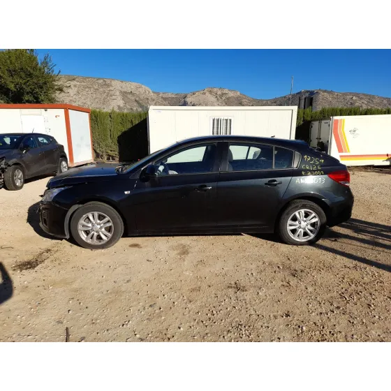 Chevrolet CRUZE HATCHBACK (J305) 2011