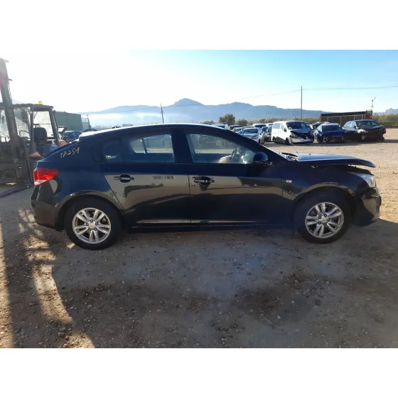 Chevrolet CRUZE HATCHBACK (J305) 2011