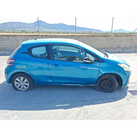 Peugeot 208 I (CA_, CC_) 2012