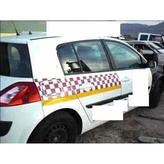 RENAULT MEGANE II BERLINA 5P '2002 1.9 DCI DIESEL BLANCO