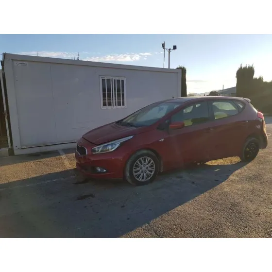 KIA CEE'D '2012 BUSINESS ROJO