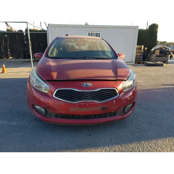 KIA CEE'D '2012 BUSINESS ROJO