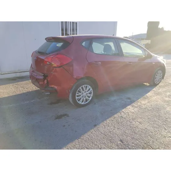 KIA CEE'D '2012 BUSINESS ROJO