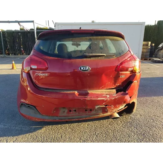 KIA CEE'D '2012 BUSINESS ROJO