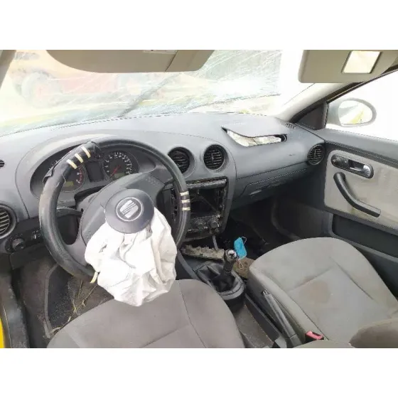 SEAT IBIZA (6L1) '2002 STELLA AMARILLO