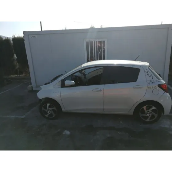 TOYOTA YARIS '2014 HSD ACTIVE BLANCO