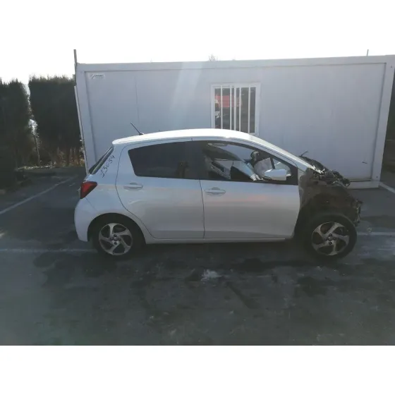 TOYOTA YARIS '2014 HSD ACTIVE BLANCO