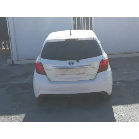 TOYOTA YARIS '2014 HSD ACTIVE BLANCO