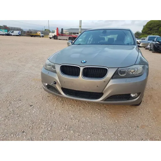 BMW SERIE 3 BERLINA (E90) '2008 320I BEIG
