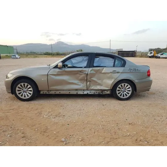 BMW SERIE 3 BERLINA (E90) '2008 320I BEIG