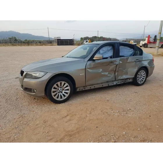 BMW SERIE 3 BERLINA (E90) '2008 320I BEIG