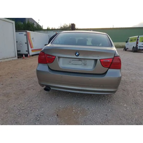 BMW SERIE 3 BERLINA (E90) '2008 320I BEIG