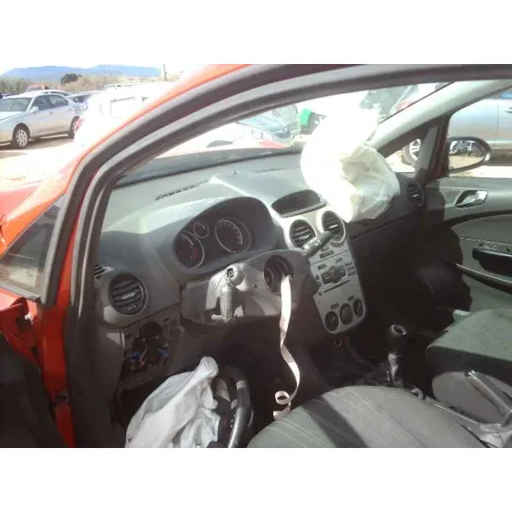 OPEL CORSA D '2006 CMON ROJO
