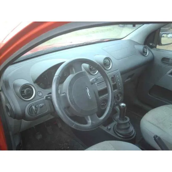 FORD FIESTA (CBK) '2003 AMBIENTE ROJO