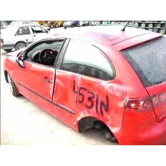 SEAT IBIZA (6L1) '2002 1.4 16V ROJO