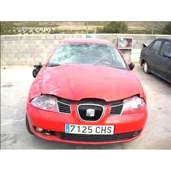 SEAT IBIZA (6L1) '2002 1.4 16V ROJO