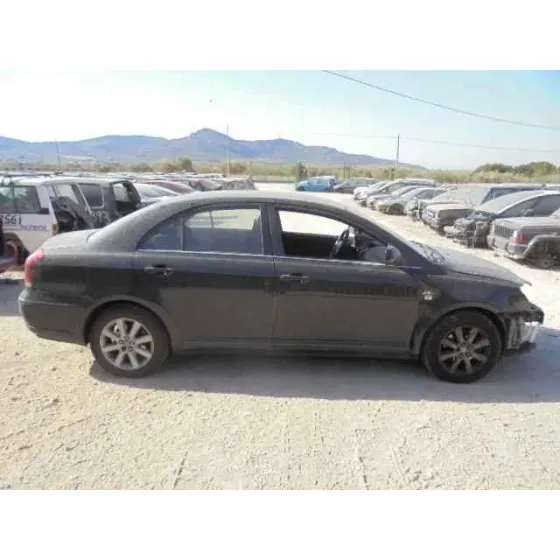 TOYOTA AVENSIS BERLINA (T25) '2004 2.0 D4-D EXECUTIVE SEDAN (4-PTAS) NEGRO