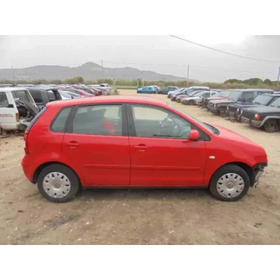 VOLKSWAGEN POLO (9N1) '2004 HIGHLINE ROJO