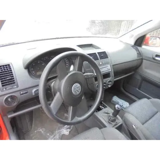 VOLKSWAGEN POLO (9N1) '2004 HIGHLINE ROJO