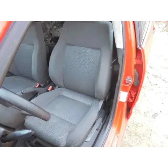 VOLKSWAGEN POLO (9N1) '2004 HIGHLINE ROJO