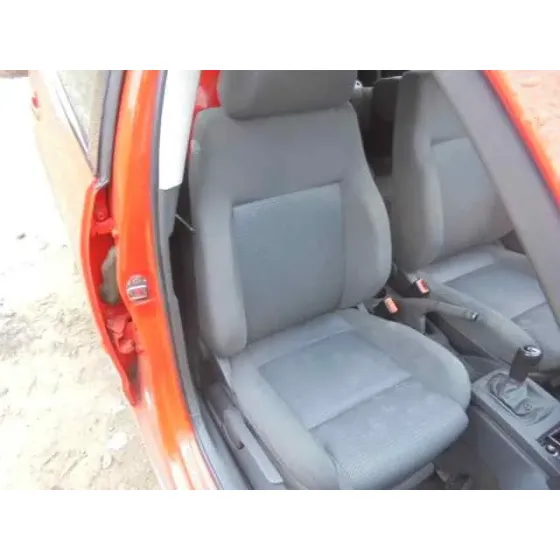 VOLKSWAGEN POLO (9N1) '2004 HIGHLINE ROJO