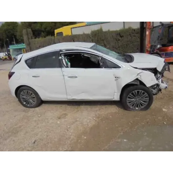 OPEL ASTRA J LIM. '2013 EXCELLENCE BLANCO