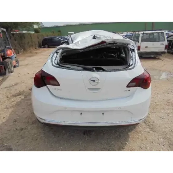 OPEL ASTRA J LIM. '2013 EXCELLENCE BLANCO