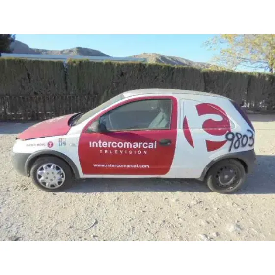 OPEL CORSA C '2002 CLUB ROJO-BLANCO