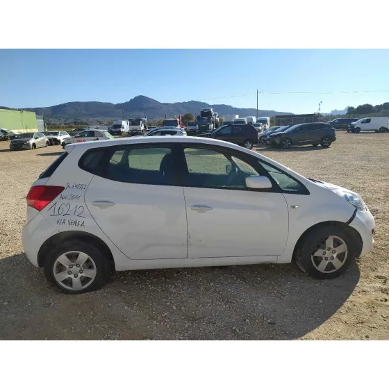 KIA VENGA '2011 CONCEPT BLANCO