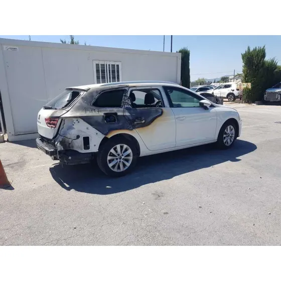SEAT LEON ST (5F8) '2018 REFERENCE BLANCO