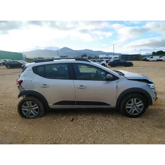 DACIA SANDERO '2023 STEPWAY ESSENTIAL GRIS