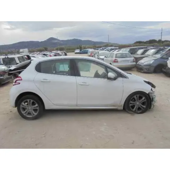 PEUGEOT 208 '2013 ACTIVE BLANCO