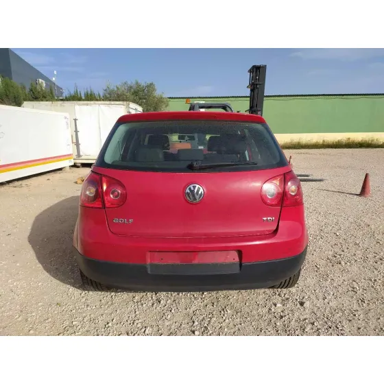 VOLKSWAGEN GOLF V BERLINA (1K1) '2006 SPORTLINE ROJO