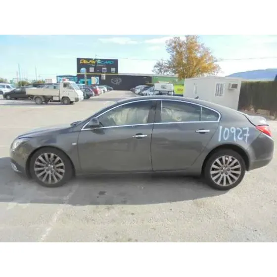 OPEL INSIGNIA BERLINA '2011 COSMO GRIS OSCURO