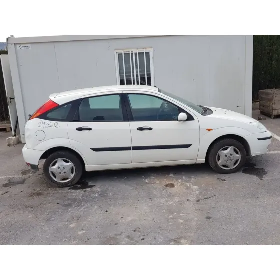 FORD FOCUS BERLINA (CAK) '2003 AMBIENTE BLANCO