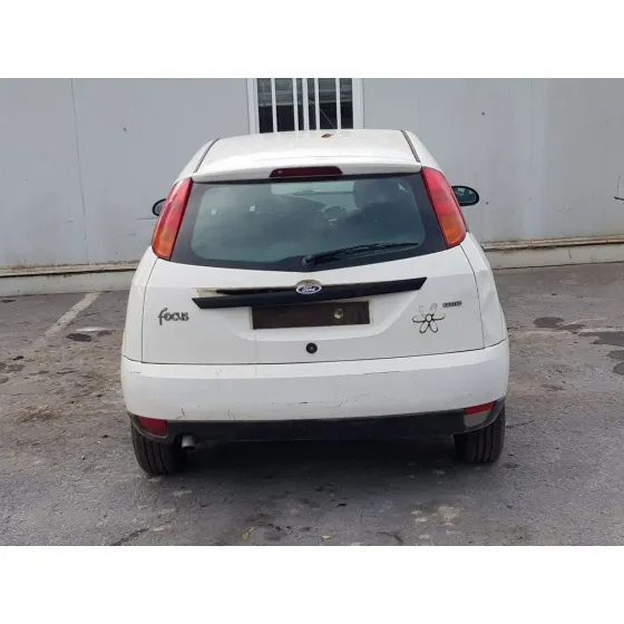FORD FOCUS BERLINA (CAK) '2003 AMBIENTE BLANCO