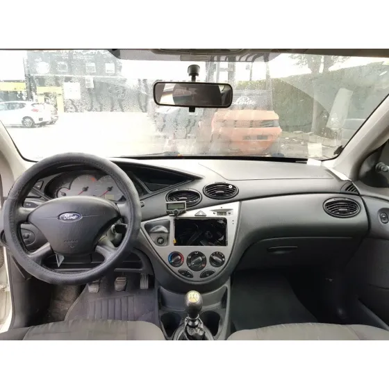 FORD FOCUS BERLINA (CAK) '2003 AMBIENTE BLANCO