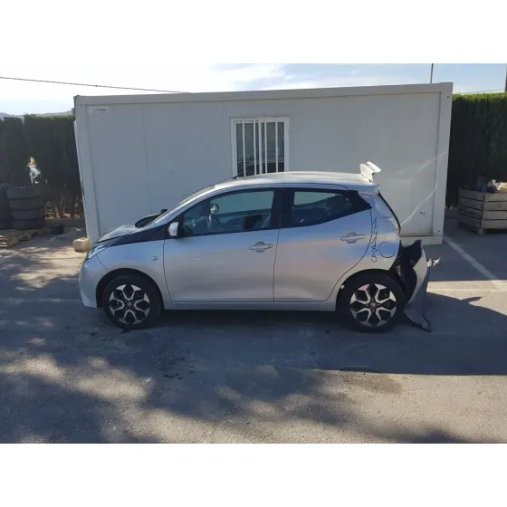 TOYOTA AYGO '2019 X-CITE GRIS
