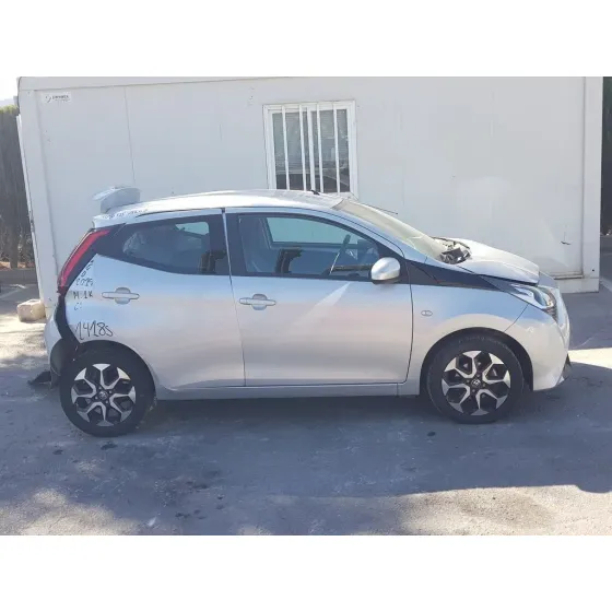 TOYOTA AYGO '2019 X-CITE GRIS